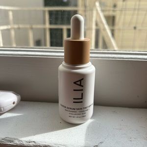 Ilia super serum skin tint Diaz